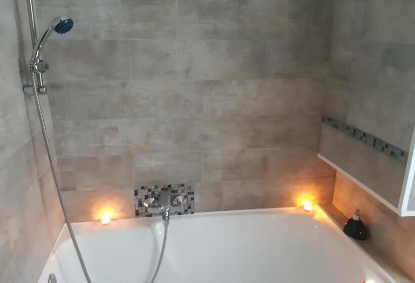 اتاق استاندارد, Bed And Breakfast P&p Nîmes Centre