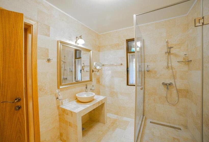 اتاق استاندارد با بالکن, Imperial