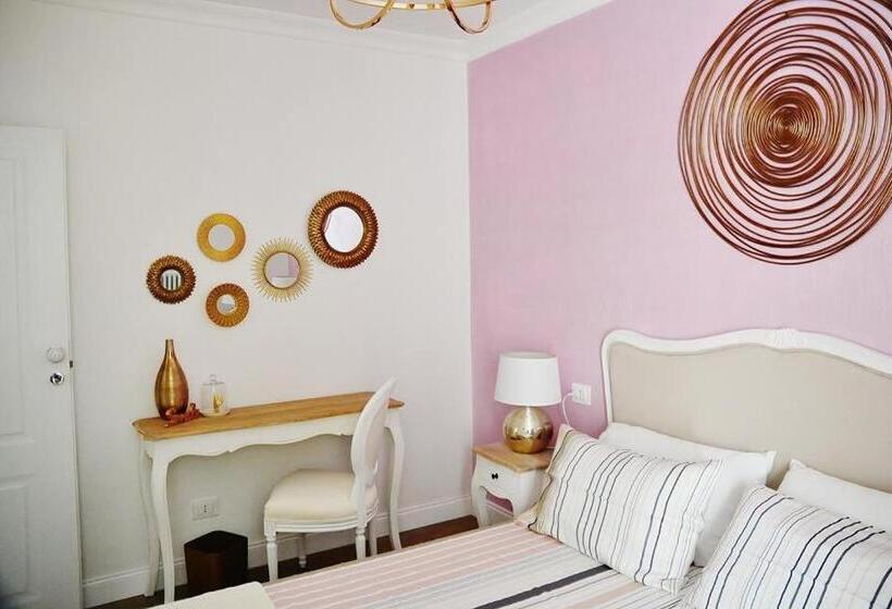 اتاق خانوادگی, B&b A Casa Di Giulia