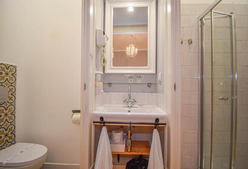 سوییت جونیور با بالکن, B In B Lisbon Downtown Suites