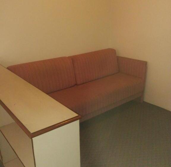 استودیوی استاندارد, Flat   Palladium Apart Service