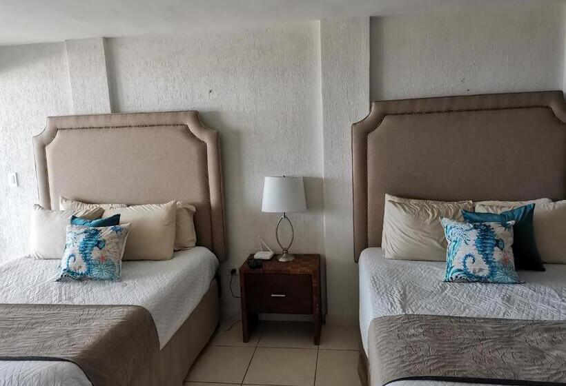 استودیو استاندارد با تراس, Condominios San Carlos