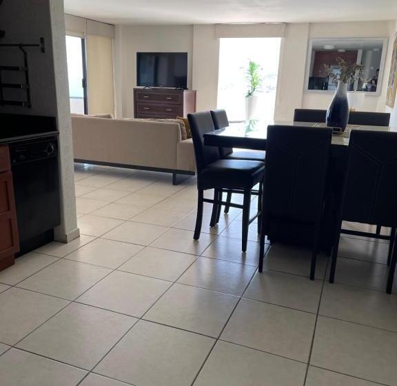 آپارتمان 1 خوابه با چشم‌انداز دریا, Condominios San Carlos