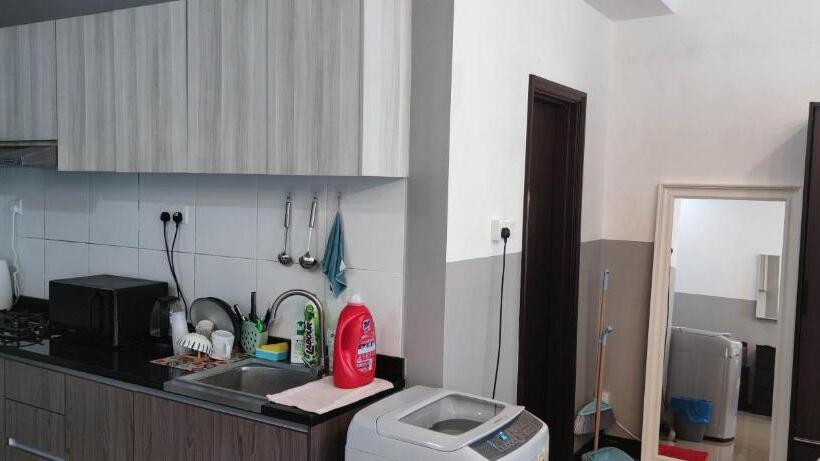 استودیوی لوکس, Molek Regency Taman Molek