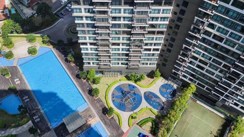 استودیوی لوکس, Molek Regency Taman Molek