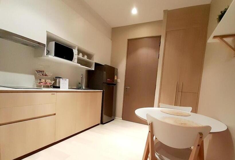 Deluxe Suite Sea View, Veranda Residence Pattaya By Sea