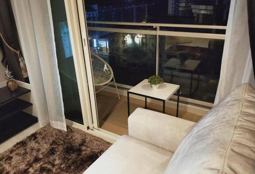 اتاق استاندارد سه تخته با بالکن, Veranda Residence Pattaya By Sea