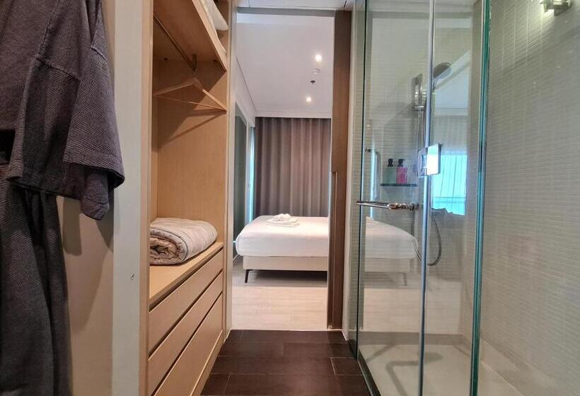 اتاق خانوادگی با چشم‌انداز جانبی دریا, Veranda Residence Pattaya By Sea