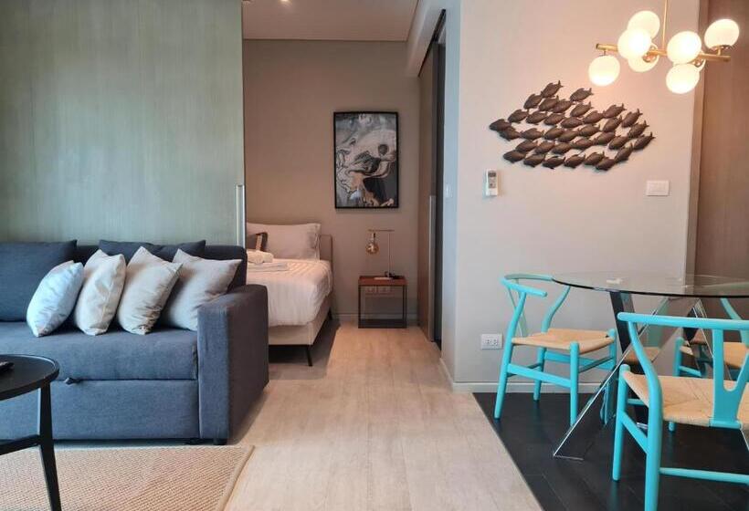 اتاق خانوادگی با چشم‌انداز جانبی دریا, Veranda Residence Pattaya By Sea