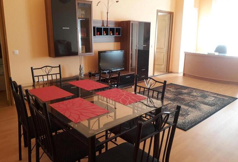 آپارتمان 4 خوابه, Piac Utcai Apartman