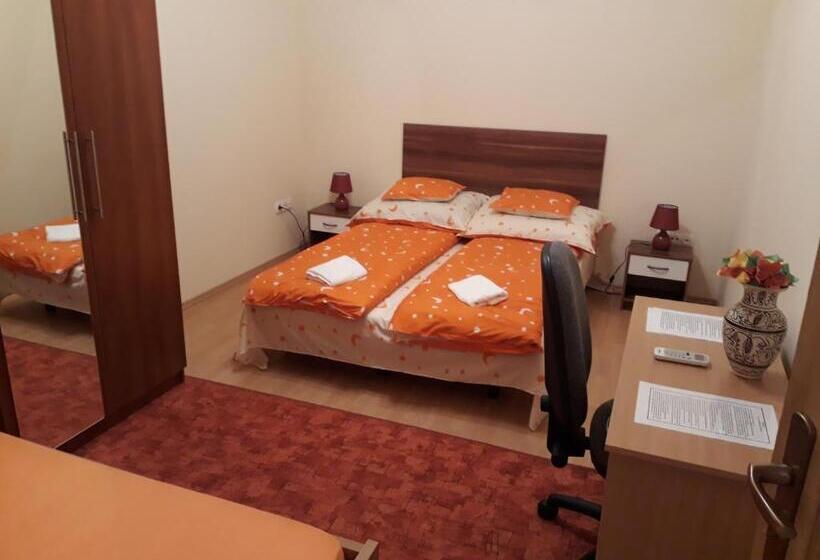 اتاق راحتی سه تخته, Piac Utcai Apartman