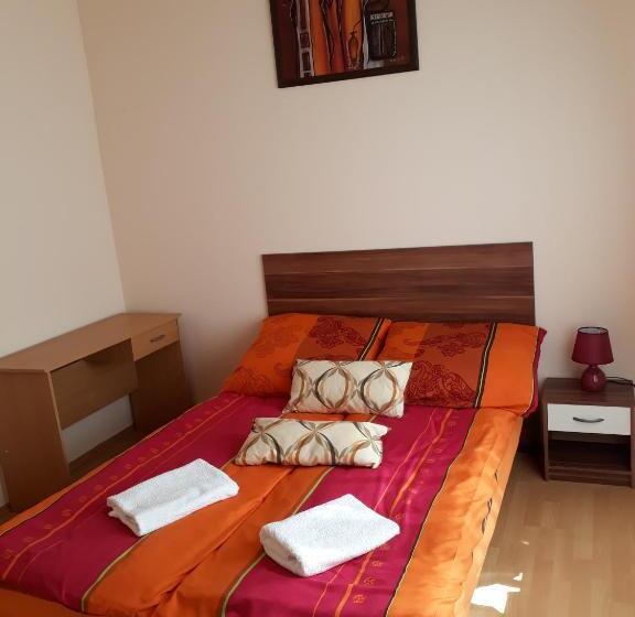 اتاق استاندارد, Piac Utcai Apartman