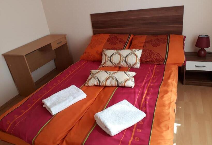 اتاق استاندارد, Piac Utcai Apartman