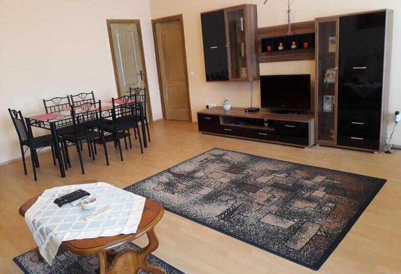 اتاق استاندارد, Piac Utcai Apartman