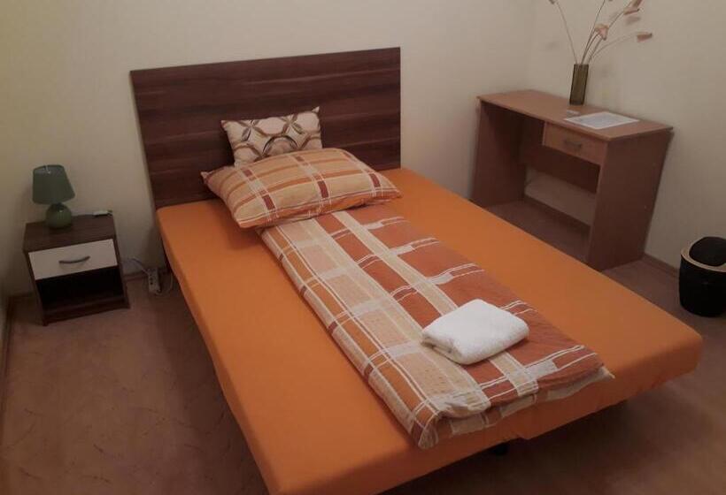 اتاق استاندارد, Piac Utcai Apartman