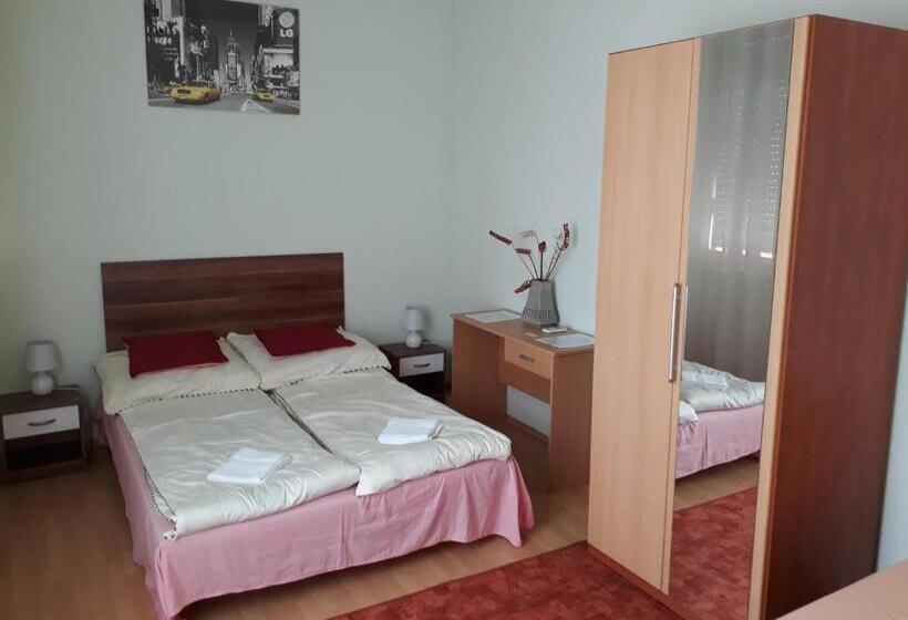 اتاق استاندارد, Piac Utcai Apartman