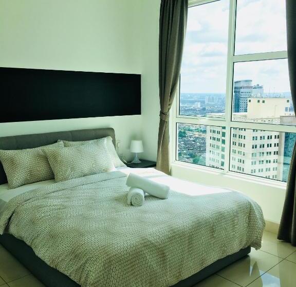 3 Bedroom Suite, Pinnacle Tower @ Feel Suites