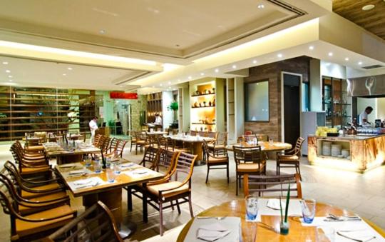 اتاق خانوادگی, Pico De Loro Resort Condotel