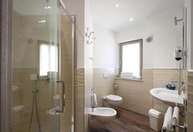 اتاق لوکس با بالکن, Il Viottolo Rooms And Breakfast