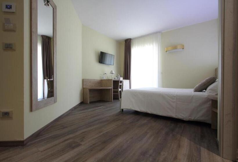 اتاق لوکس با بالکن, Il Viottolo Rooms And Breakfast