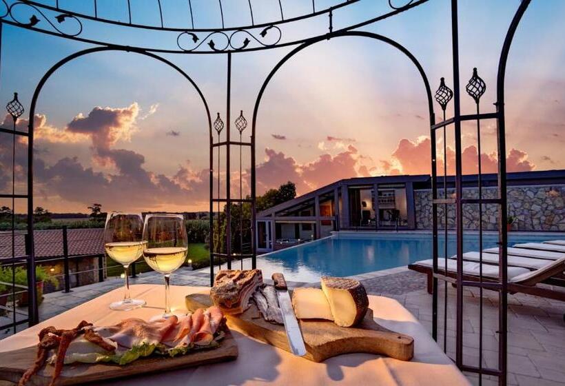 سوئیت با وان آب گرم, Agriturismo Valle Del Marta