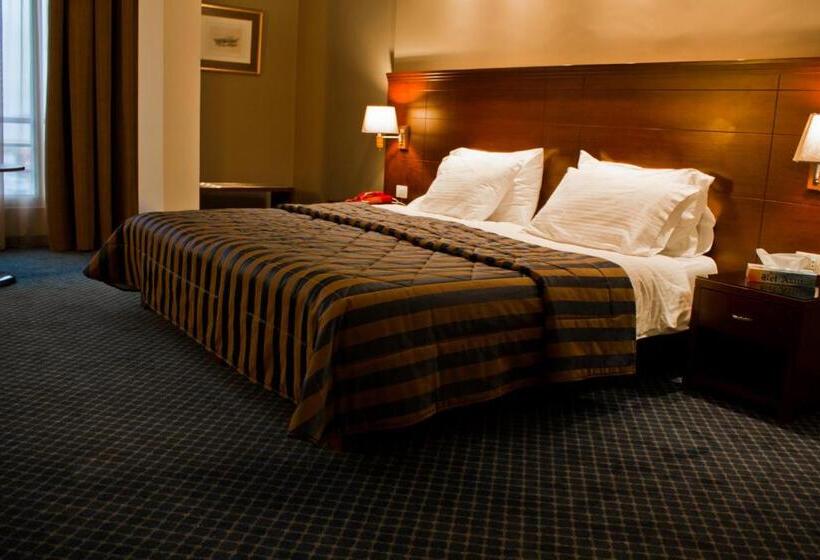 سوییت جونیور با چشم‌انداز دریا, Bel Azur Hotel   Resort