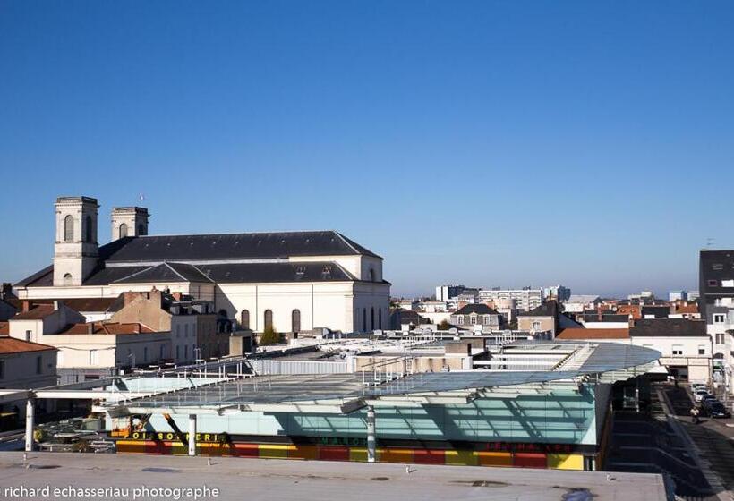 اتاق پریمیوم چهارنفره, Hôtel De La Vendée
