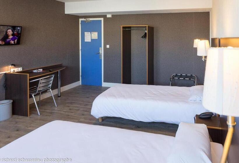 اتاق پریمیوم چهارنفره, Hôtel De La Vendée