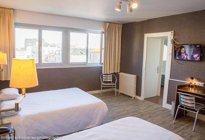 اتاق پریمیوم چهارنفره, Hôtel De La Vendée