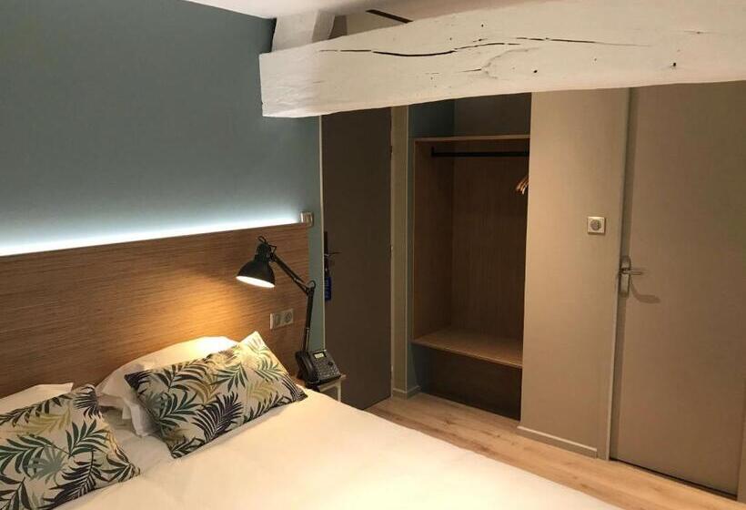 Classic Room Queen Bed, Hôtel Du Nord, Sure Hotel Collection By Best Western