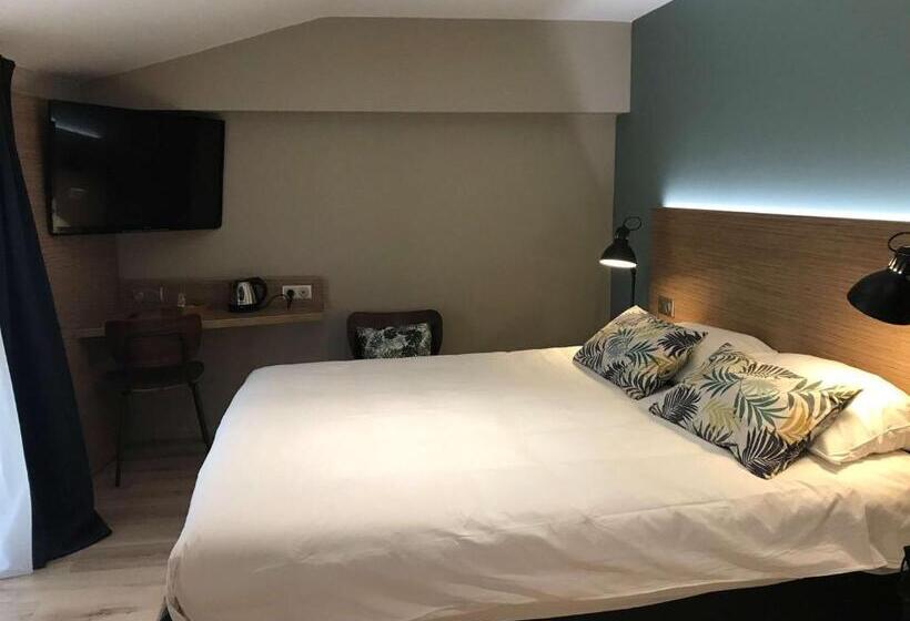 Classic Room Queen Bed, Hôtel Du Nord, Sure Hotel Collection By Best Western