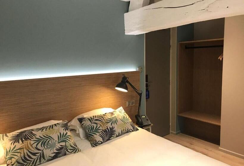 Classic Room Queen Bed, Hôtel Du Nord, Sure Hotel Collection By Best Western
