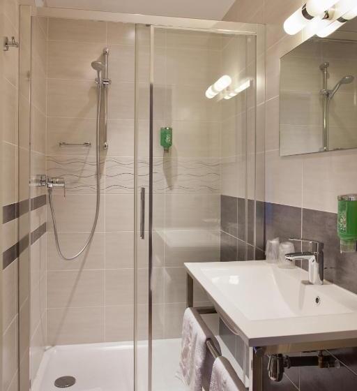 Classic Room Queen Bed, Hôtel Du Nord, Sure Hotel Collection By Best Western