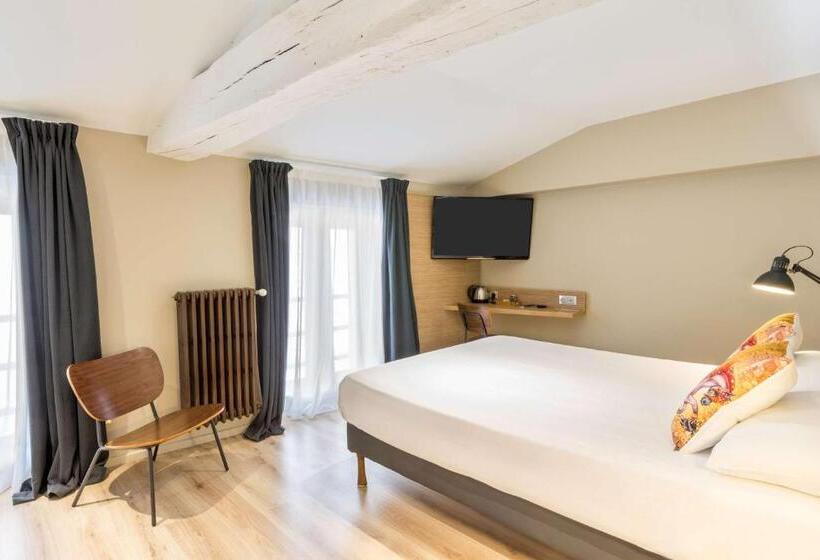 Classic Room Queen Bed, Hôtel Du Nord, Sure Hotel Collection By Best Western
