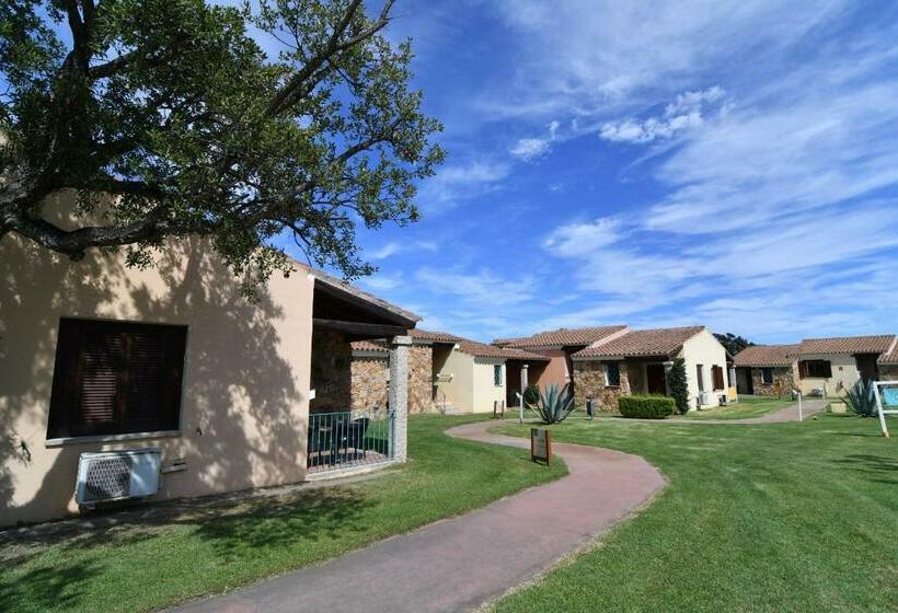 اتاق راحتی سه تخته, Li Suari Club Village