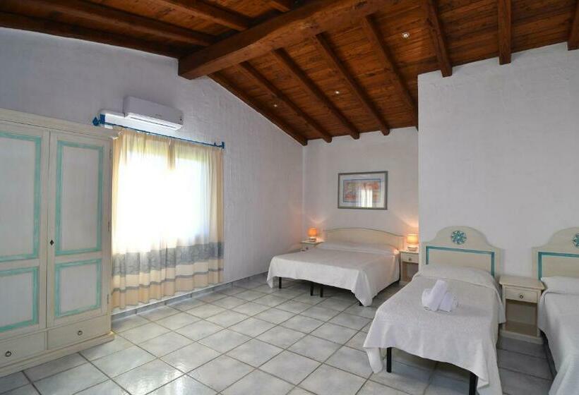 اتاق استاندارد چهار تخته, Li Suari Club Village