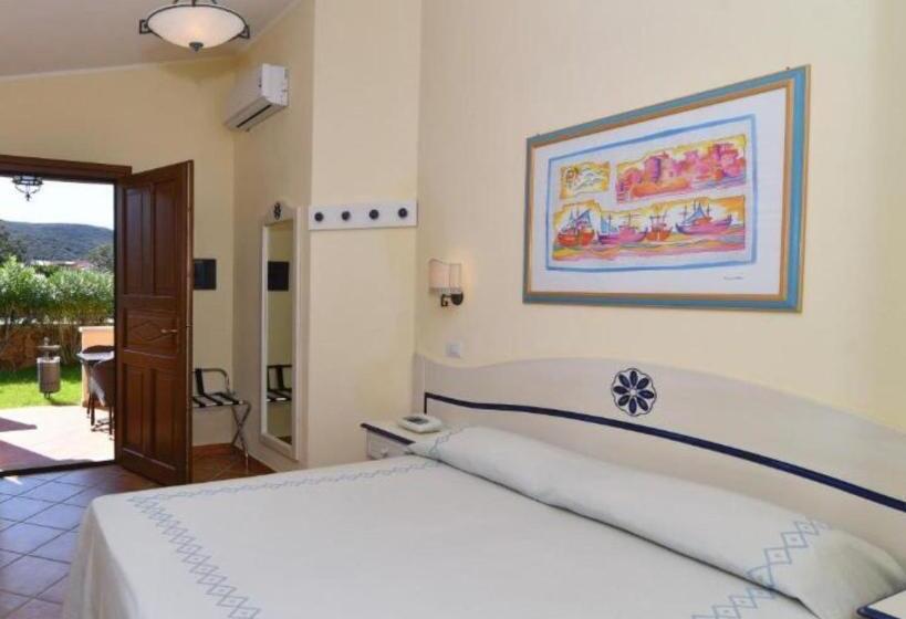 اتاق استاندارد چهارنفره با چشم‌انداز باغ, Li Suari Club Village