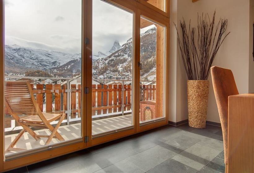 1 Bedroom Penthouse Apartment, Mountain Exposure Luxury Chalets & Penthouses & Apartments