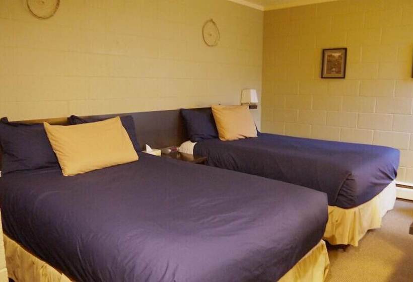 Standard Room 2 Double Beds, Mountain Hound Inn