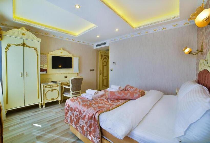اتاق خانوادگی با چشم‌انداز جانبی دریا, Nayla Palace Hotel Special Category