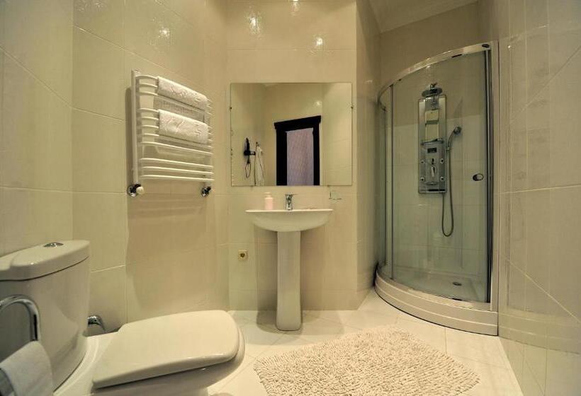 اتاق اکونومی, Oreanda
