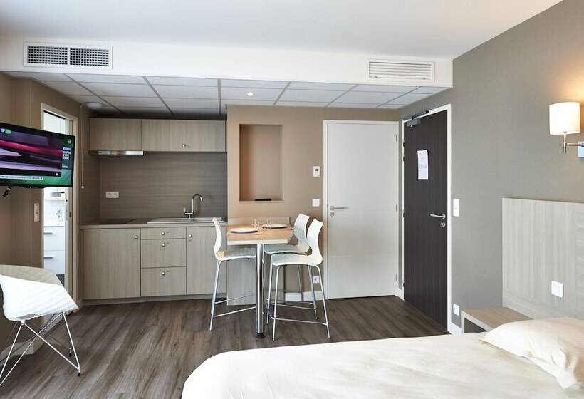استودیوی استاندارد, Park Hôtel & Appartements