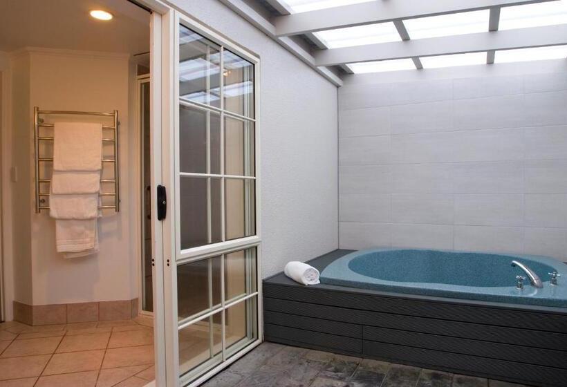 سوییت خانوادگی, Silver Fern Rotorua Suites & Spa
