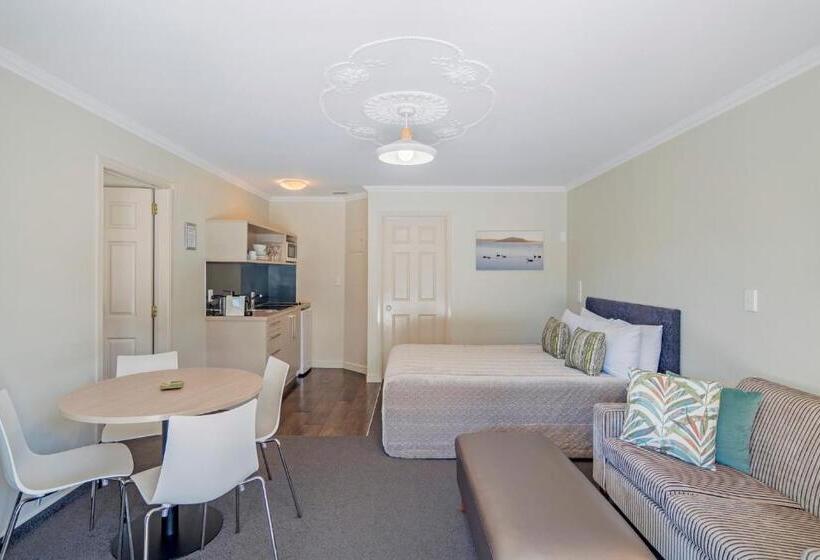 سوییت خانوادگی, Silver Fern Rotorua Suites & Spa