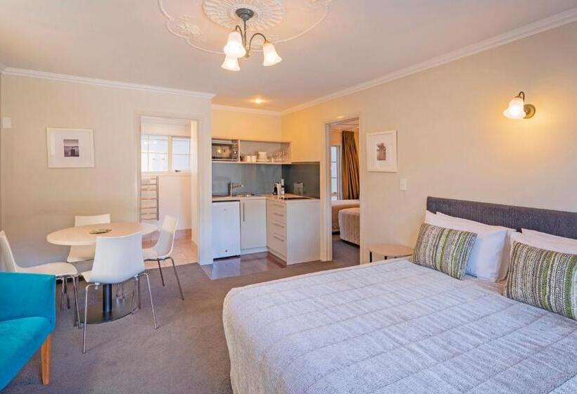سوییت خانوادگی, Silver Fern Rotorua Suites & Spa