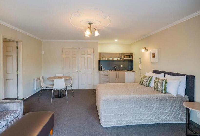 سوییت خانوادگی, Silver Fern Rotorua Suites & Spa