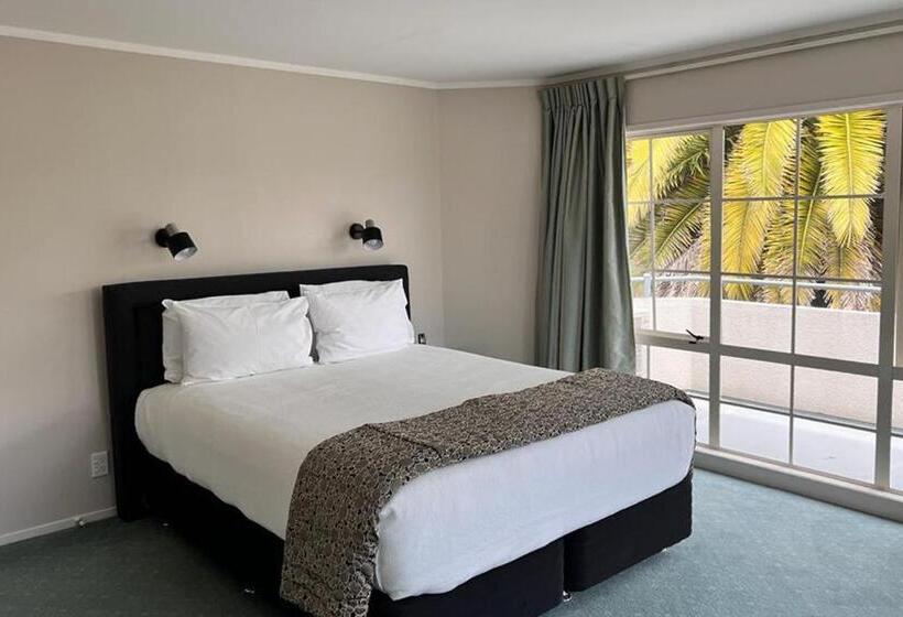 سوییت خانوادگی, Silver Fern Rotorua Suites & Spa