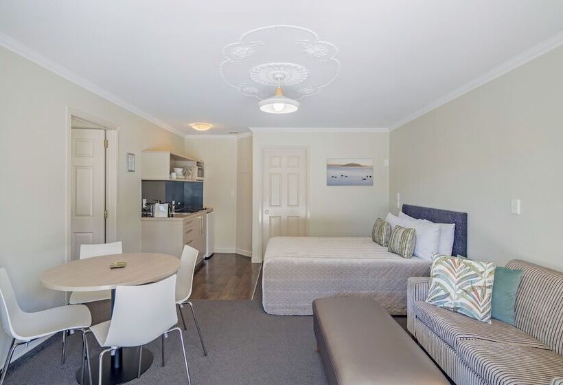 سوییت خانوادگی, Silver Fern Rotorua Suites & Spa