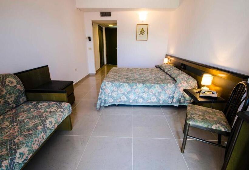 اتاق سوپریور سه تخته, Torre Del Sole