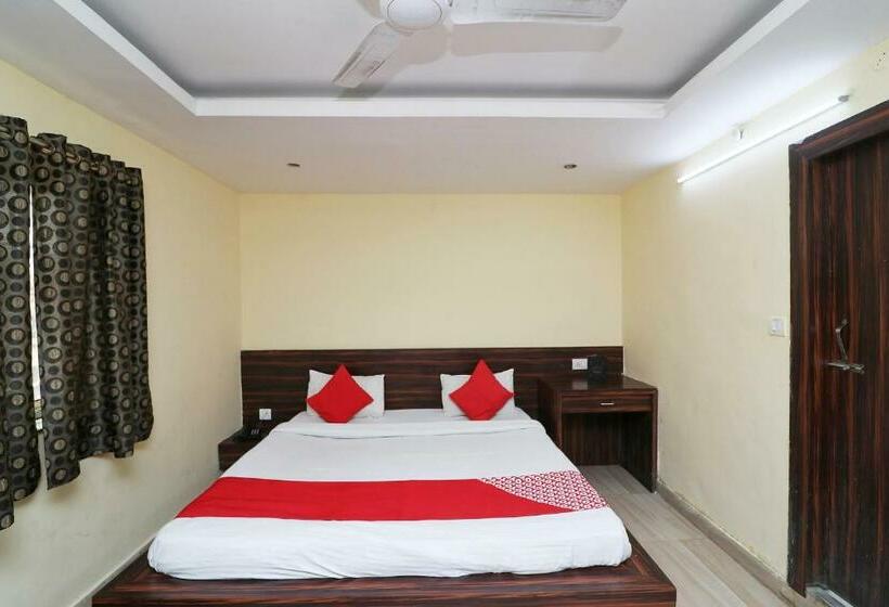 اتاق استاندارد, Vaccinated Staff- Oyo 45540 Prakash Inn